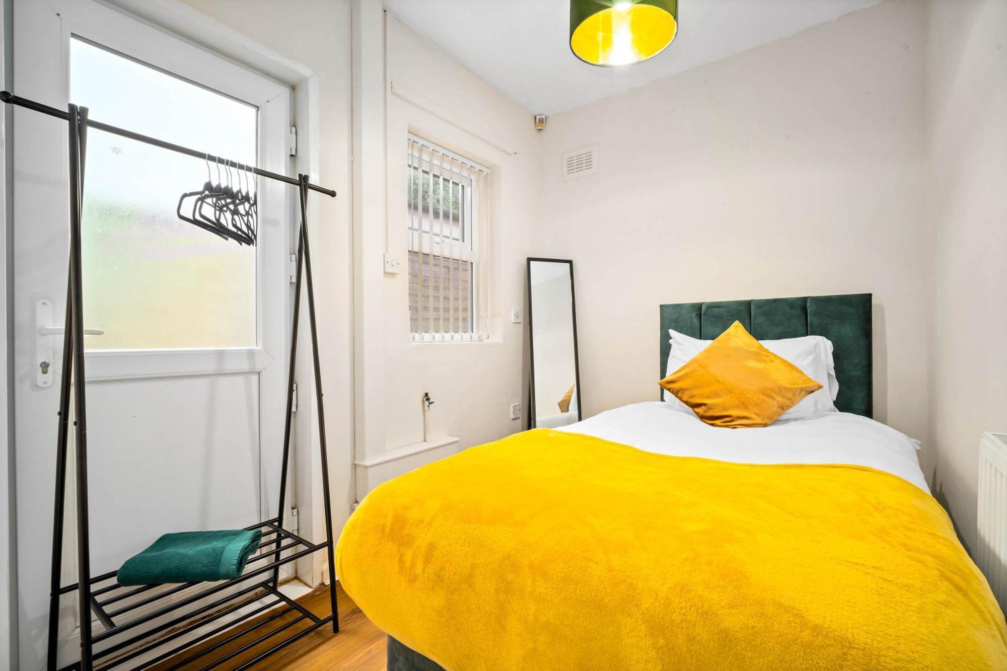 Vila 3 Bed House For Contractors & Families And Free Parking Birmingham Exteriér fotografie