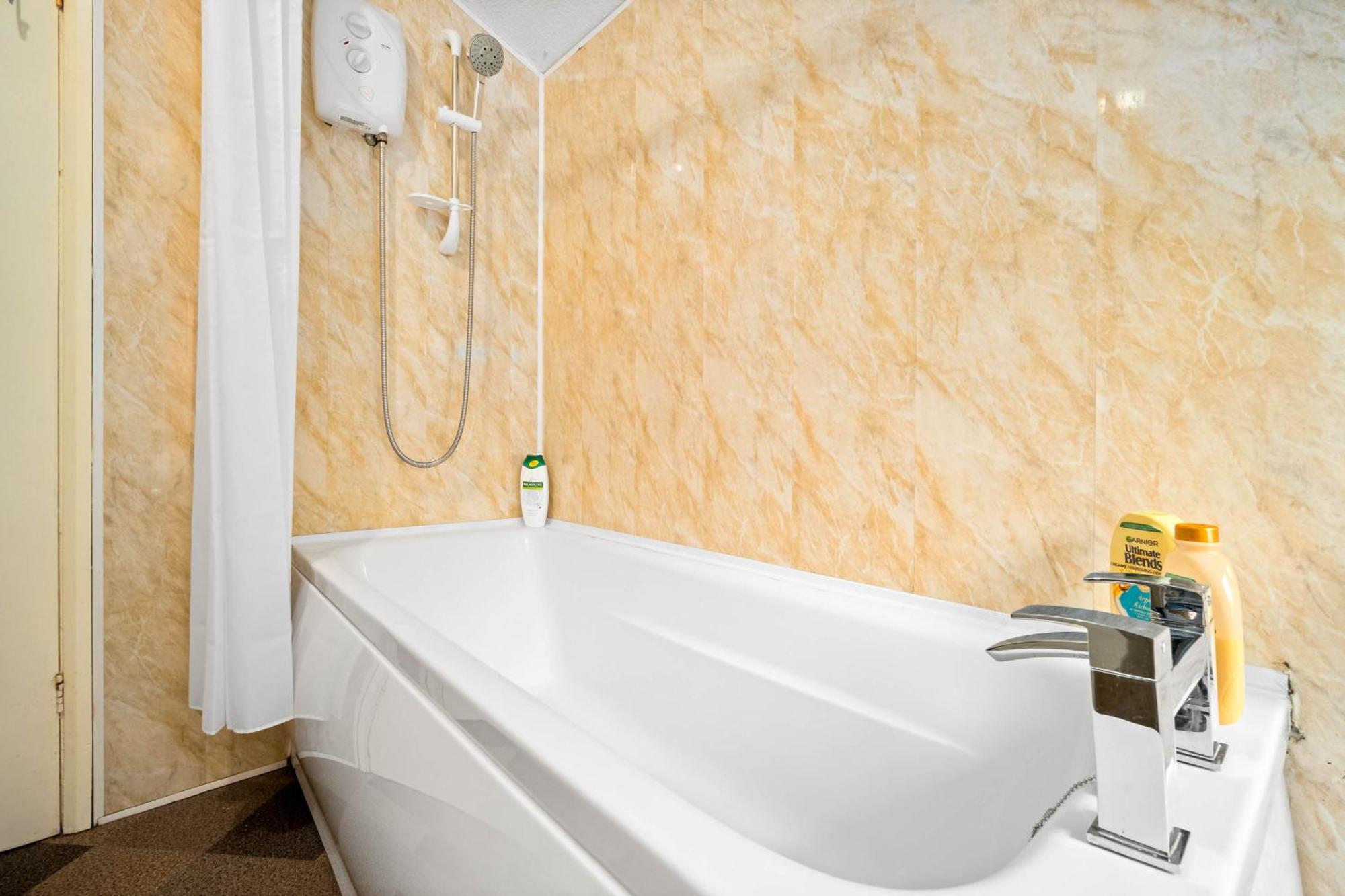 Vila 3 Bed House For Contractors & Families And Free Parking Birmingham Exteriér fotografie